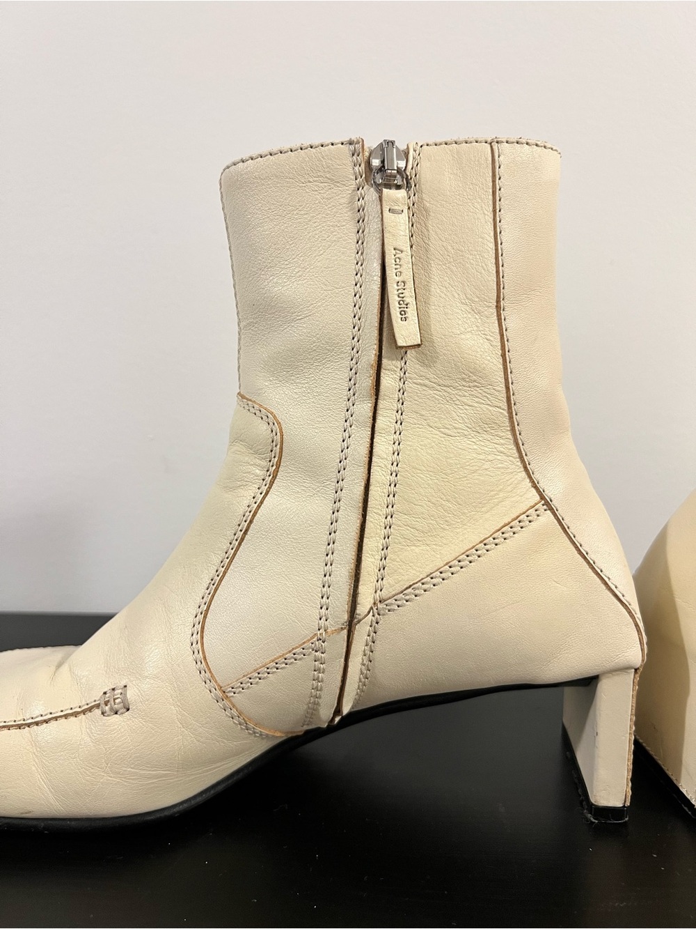 Acne Studios Women’s Cream Leather Square-Toe Ankle Boots Size EU 35 - Picture 4 of 13